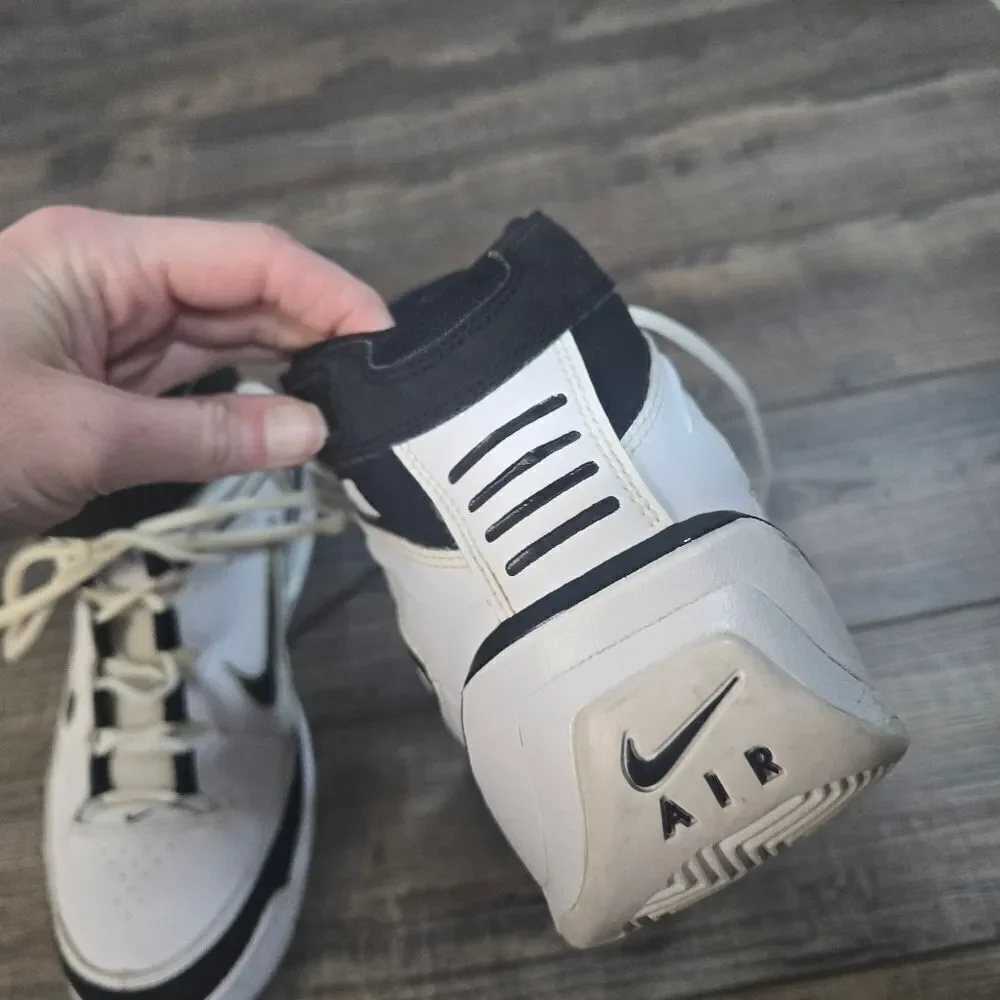 Nike Air Elite Basketball Athletic Sneakers Womens 9 Mens 7.5 White Black